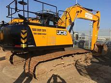 Caterpillar shackle