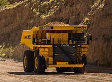 Komatsu Track